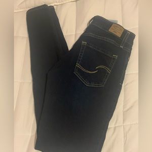 Levi’s mid rise skinny Jean